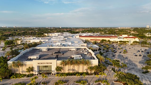 819 Windermere Way, Palm Beach Gardens, FL 33418