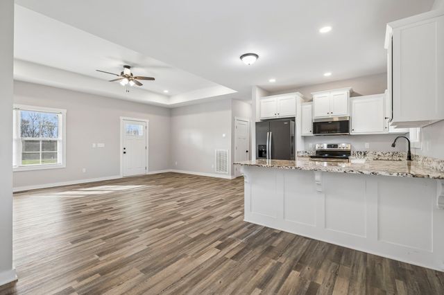 383 Old Coleytown Ln, Lafayette, TN 37083