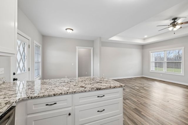 383 Old Coleytown Ln, Lafayette, TN 37083