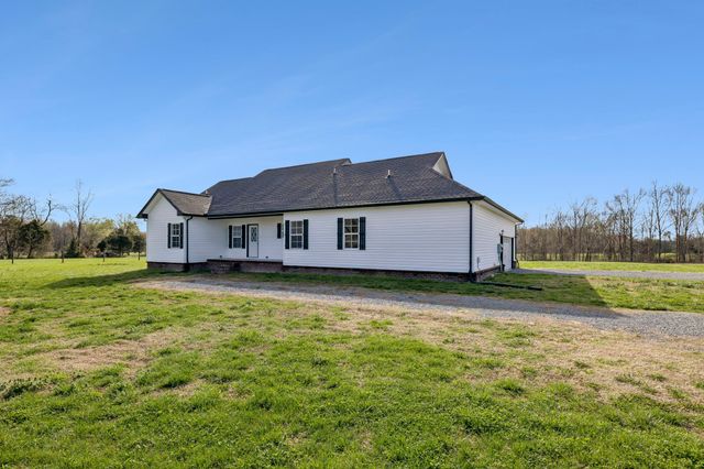 383 Old Coleytown Ln, Lafayette, TN 37083
