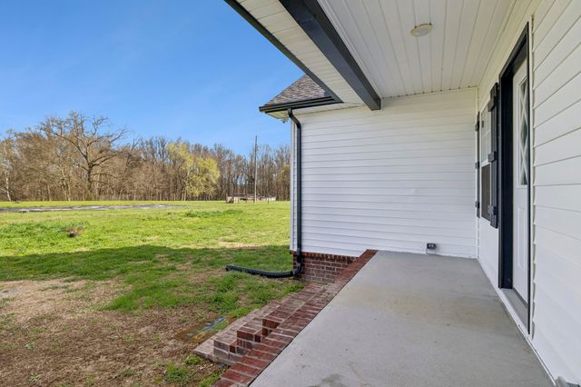 383 Old Coleytown Ln, Lafayette, TN 37083