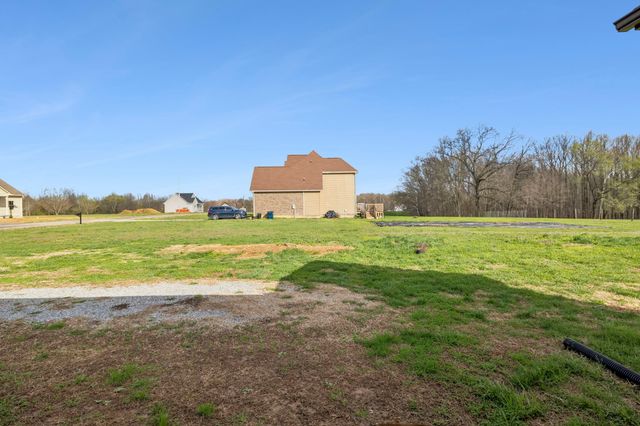 383 Old Coleytown Ln, Lafayette, TN 37083
