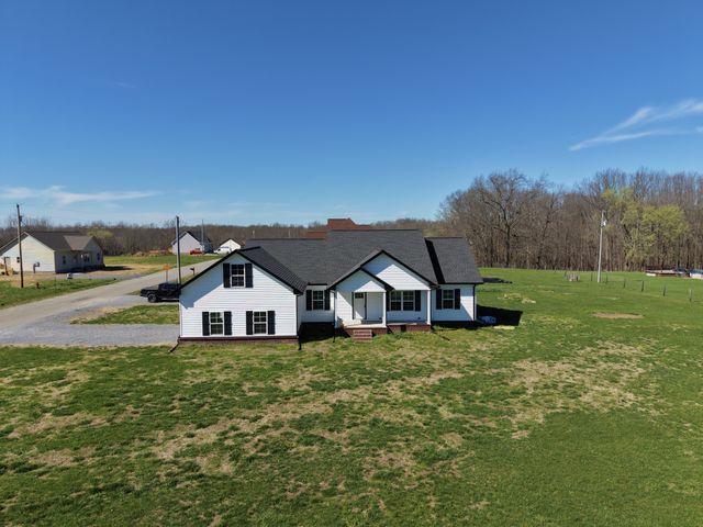 383 Old Coleytown Ln, Lafayette, TN 37083