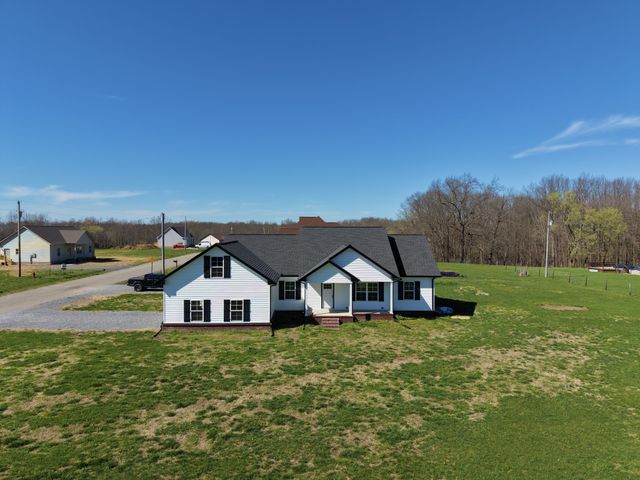 383 Old Coleytown Ln, Lafayette, TN 37083