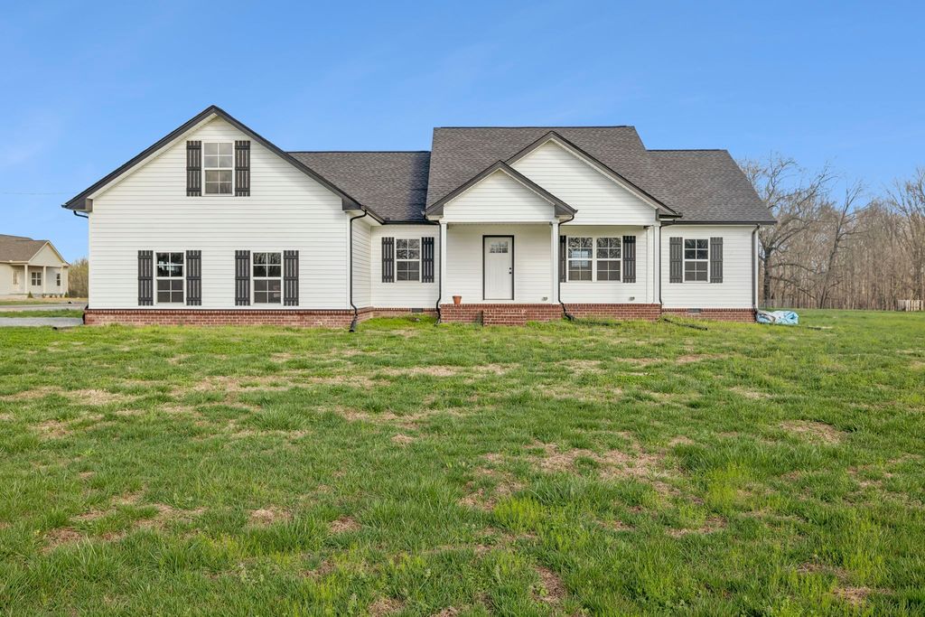 383 Old Coleytown Ln, Lafayette, TN 37083