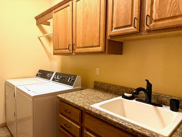 4767 Pine View Court, Bay City, MI 48706