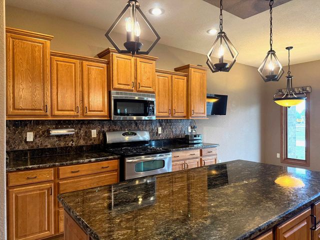 4767 Pine View Court, Bay City, MI 48706
