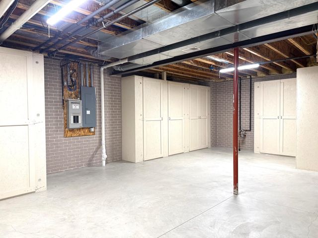 4767 Pine View Court, Bay City, MI 48706