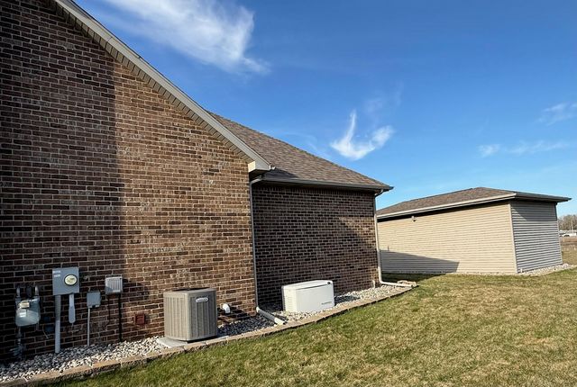 4767 Pine View Court, Bay City, MI 48706