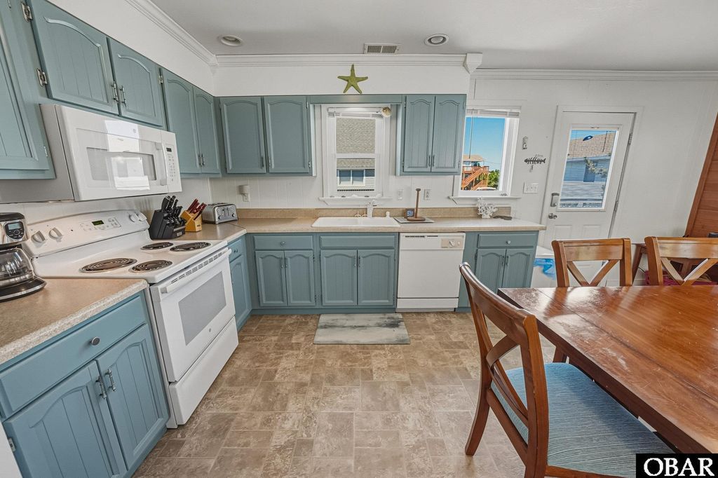 Image 16 of property listing at 8645 W Inlet Court, Nags Head, NC 27959