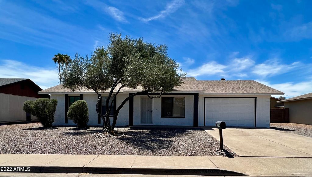 1129 W HACKAMORE Street, Mesa, AZ 85201