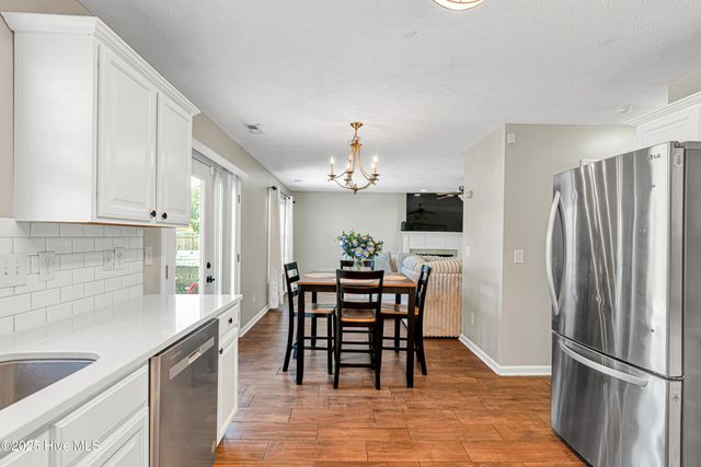 302 Honey Court W, Jacksonville, NC 28540