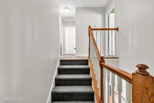 302 Honey Court W, Jacksonville, NC 28540