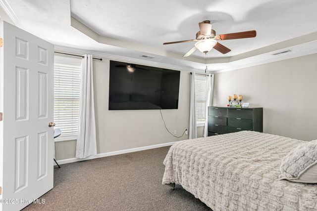 302 Honey Court W, Jacksonville, NC 28540