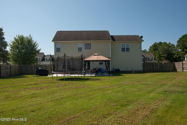 302 Honey Court W, Jacksonville, NC 28540