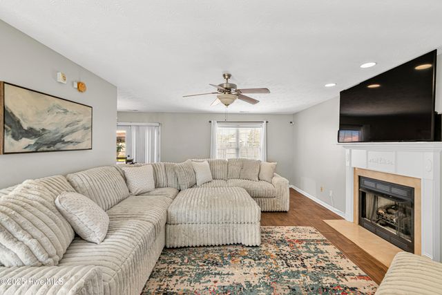 302 Honey Court W, Jacksonville, NC 28540