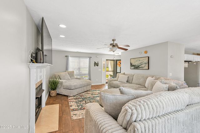 302 Honey Court W, Jacksonville, NC 28540