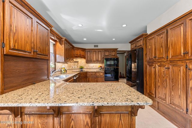 14203 Wakefield Pl, Louisville, KY 40245
