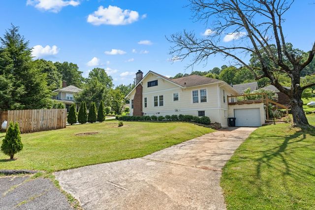 46 Dillard Street, Murphy, NC 28906