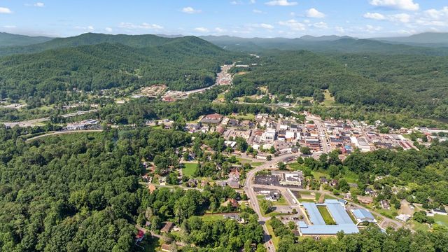 46 Dillard Street, Murphy, NC 28906