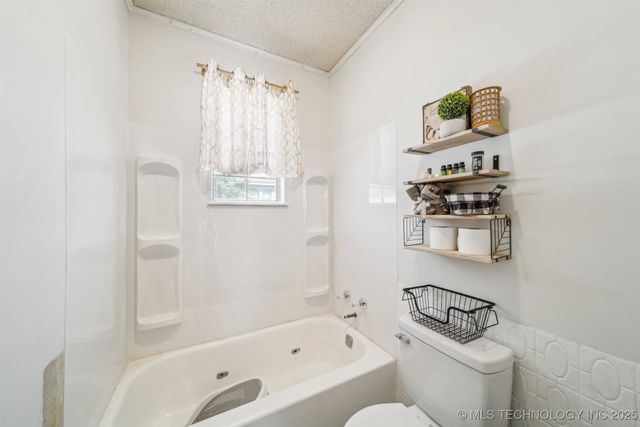 303 SE 3rd Street, Pryor, OK 74361