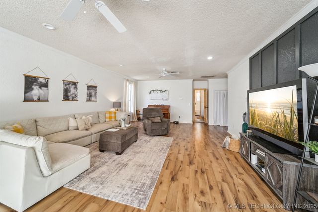 303 SE 3rd Street, Pryor, OK 74361