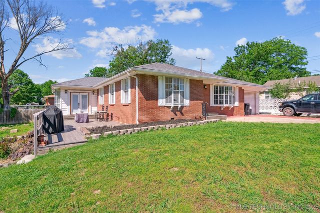 303 SE 3rd Street, Pryor, OK 74361