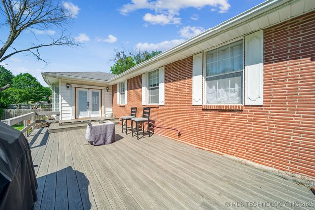 303 SE 3rd Street, Pryor, OK 74361