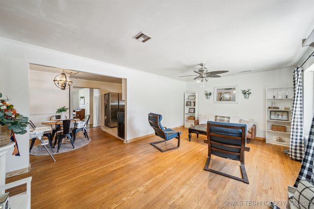 303 SE 3rd Street, Pryor, OK 74361