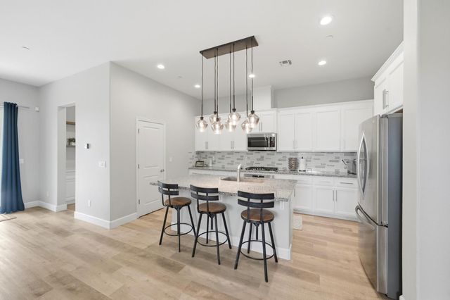 8852 Upbeat Way, Elk Grove, CA 95757