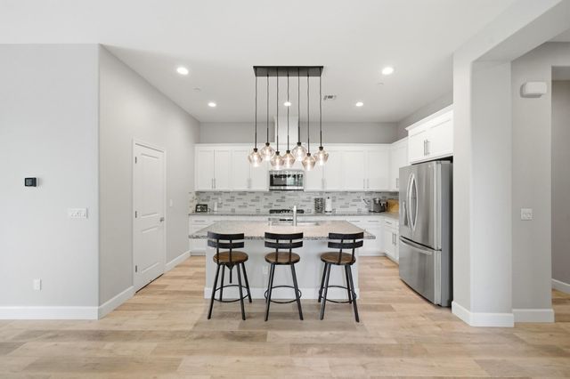 8852 Upbeat Way, Elk Grove, CA 95757