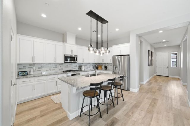 8852 Upbeat Way, Elk Grove, CA 95757