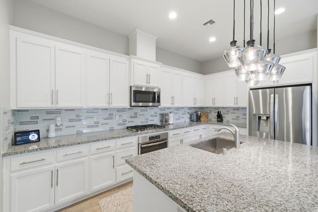 8852 Upbeat Way, Elk Grove, CA 95757