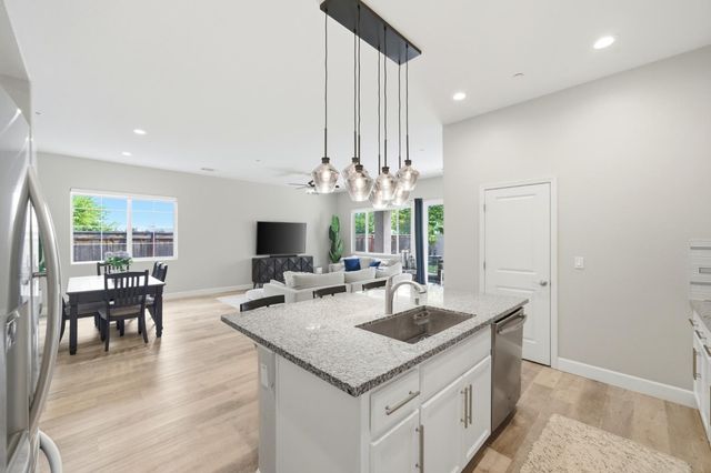 8852 Upbeat Way, Elk Grove, CA 95757