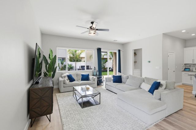 8852 Upbeat Way, Elk Grove, CA 95757