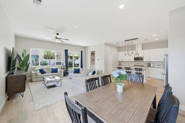 8852 Upbeat Way, Elk Grove, CA 95757