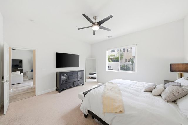 8852 Upbeat Way, Elk Grove, CA 95757