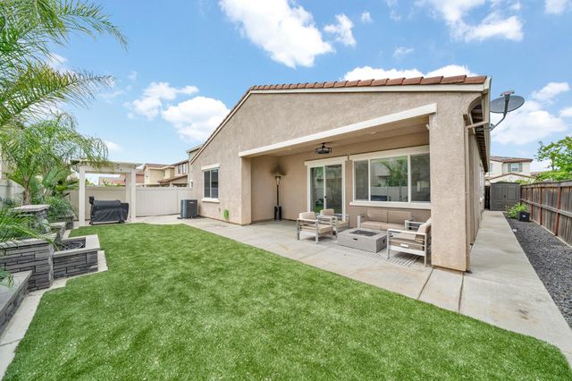 8852 Upbeat Way, Elk Grove, CA 95757