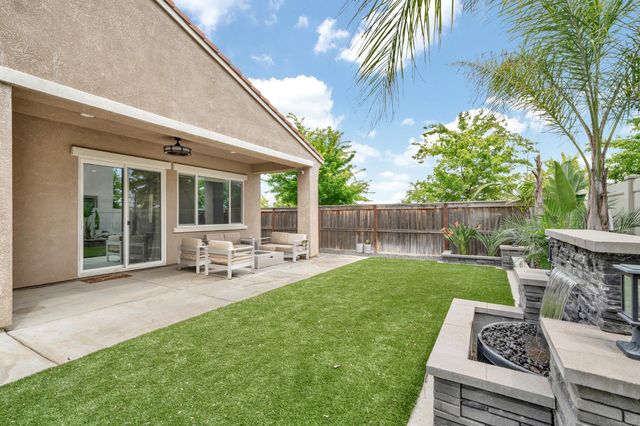 8852 Upbeat Way, Elk Grove, CA 95757