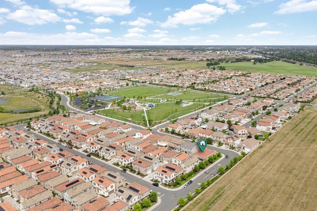 8852 Upbeat Way, Elk Grove, CA 95757