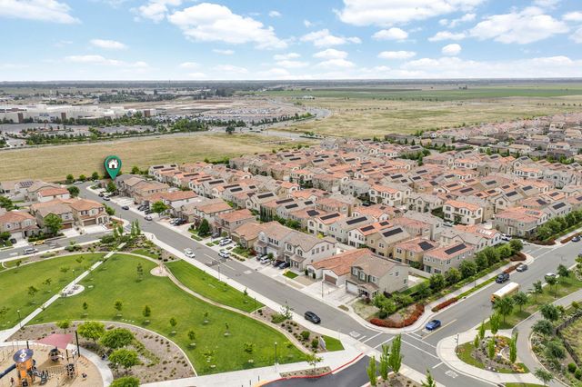 8852 Upbeat Way, Elk Grove, CA 95757