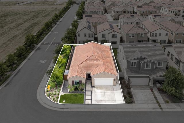 8852 Upbeat Way, Elk Grove, CA 95757