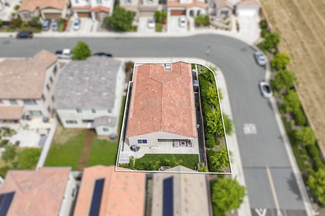 8852 Upbeat Way, Elk Grove, CA 95757