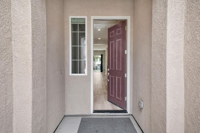 8852 Upbeat Way, Elk Grove, CA 95757