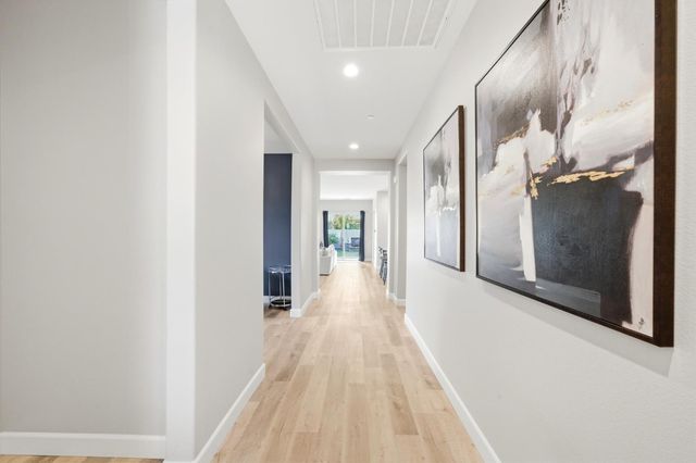 8852 Upbeat Way, Elk Grove, CA 95757