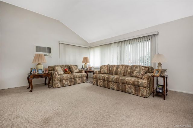 2 Mozart Lane, Bethpage, NY 11714
