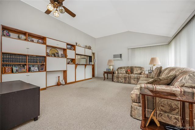 2 Mozart Lane, Bethpage, NY 11714