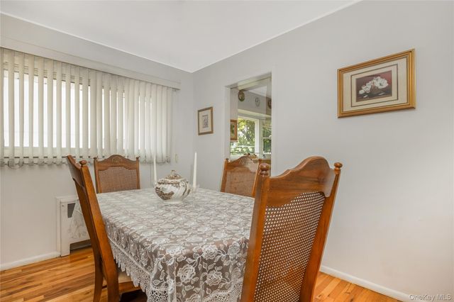 2 Mozart Lane, Bethpage, NY 11714