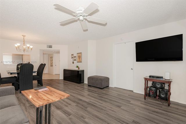 1200 SW 137th Avenue 402E, Pembroke Pines, FL 33027