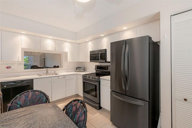 1200 SW 137th Avenue 402E, Pembroke Pines, FL 33027